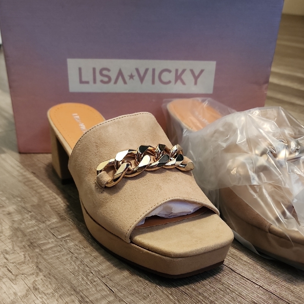 Lisa & Vicky Magnetic Platform Slide Sandal (Women) 8 New In Box W/Gold Chain